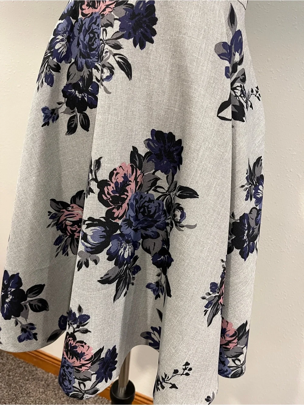 Elle Sleeveless Floral Fit-and-Flare mini Dress‎ size 2